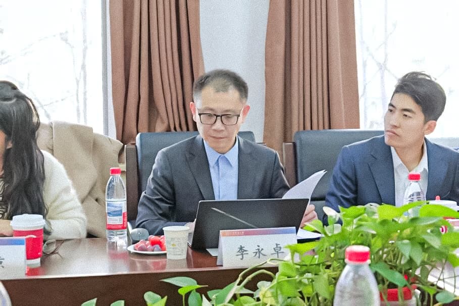 13“驶向未来:自动驾驶的法律挑战与制度供给” 专题研讨会顺利举行.jpg