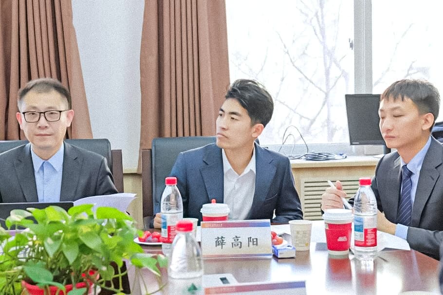 14“驶向未来:自动驾驶的法律挑战与制度供给” 专题研讨会顺利举行.jpg