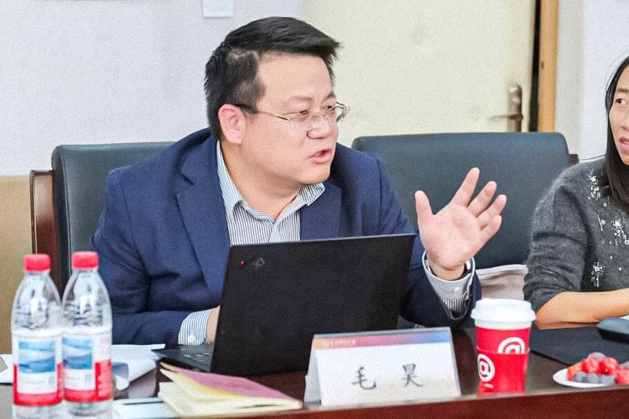 15“驶向未来:自动驾驶的法律挑战与制度供给” 专题研讨会顺利举行.jpg