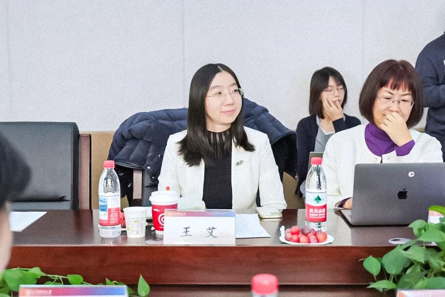 19“驶向未来:自动驾驶的法律挑战与制度供给” 专题研讨会顺利举行.jpg