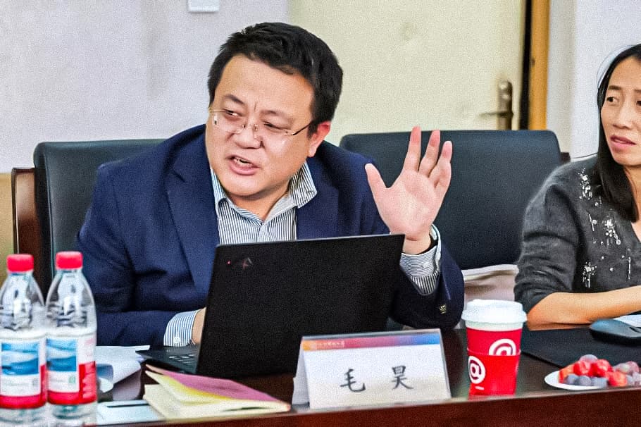 2“驶向未来:自动驾驶的法律挑战与制度供给” 专题研讨会顺利举行.jpg