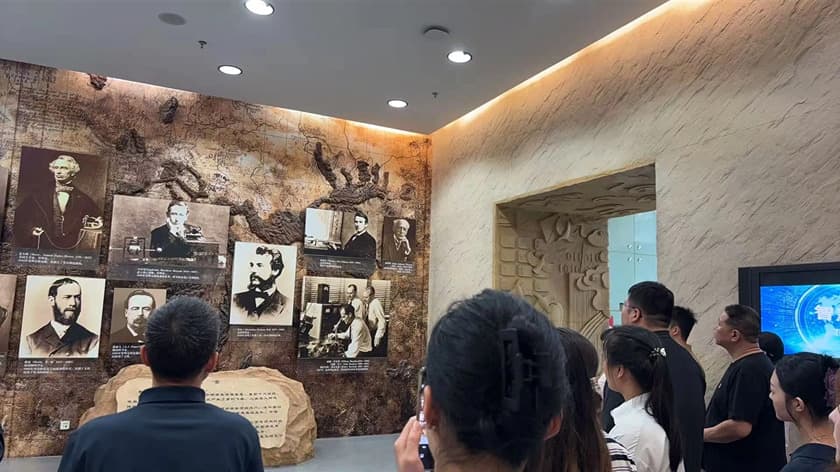 2北京市盛廷律师事务所联合党支部与中国经济贸易年鉴社党支部开展党建共建活动.jpg