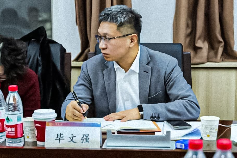3“驶向未来:自动驾驶的法律挑战与制度供给” 专题研讨会顺利举行.jpg