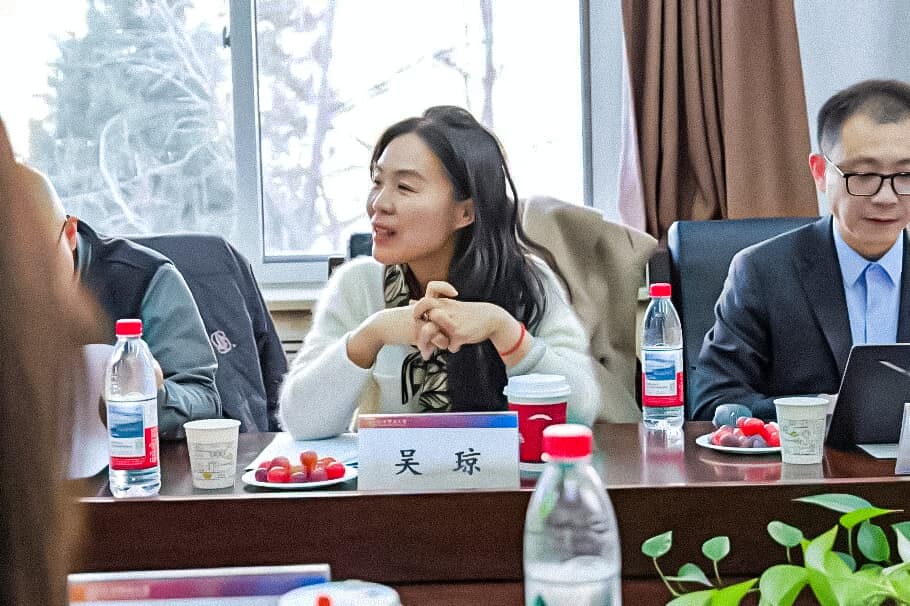 5“驶向未来:自动驾驶的法律挑战与制度供给” 专题研讨会顺利举行.jpg