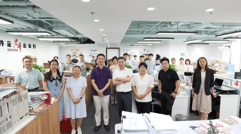5张云龙律师:踏平崎岖筑梦法律之巅.png